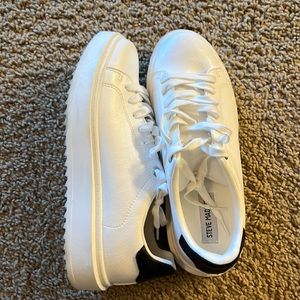 Steve Madden catcher shoes, size 9.5